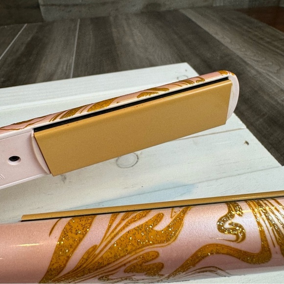 Chi ceramic straightening iron in sweet pink gold swirl 1” - Picture 7 of 8